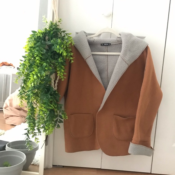 reversible tan and gray fleece jacket - Picture 1 of 5
